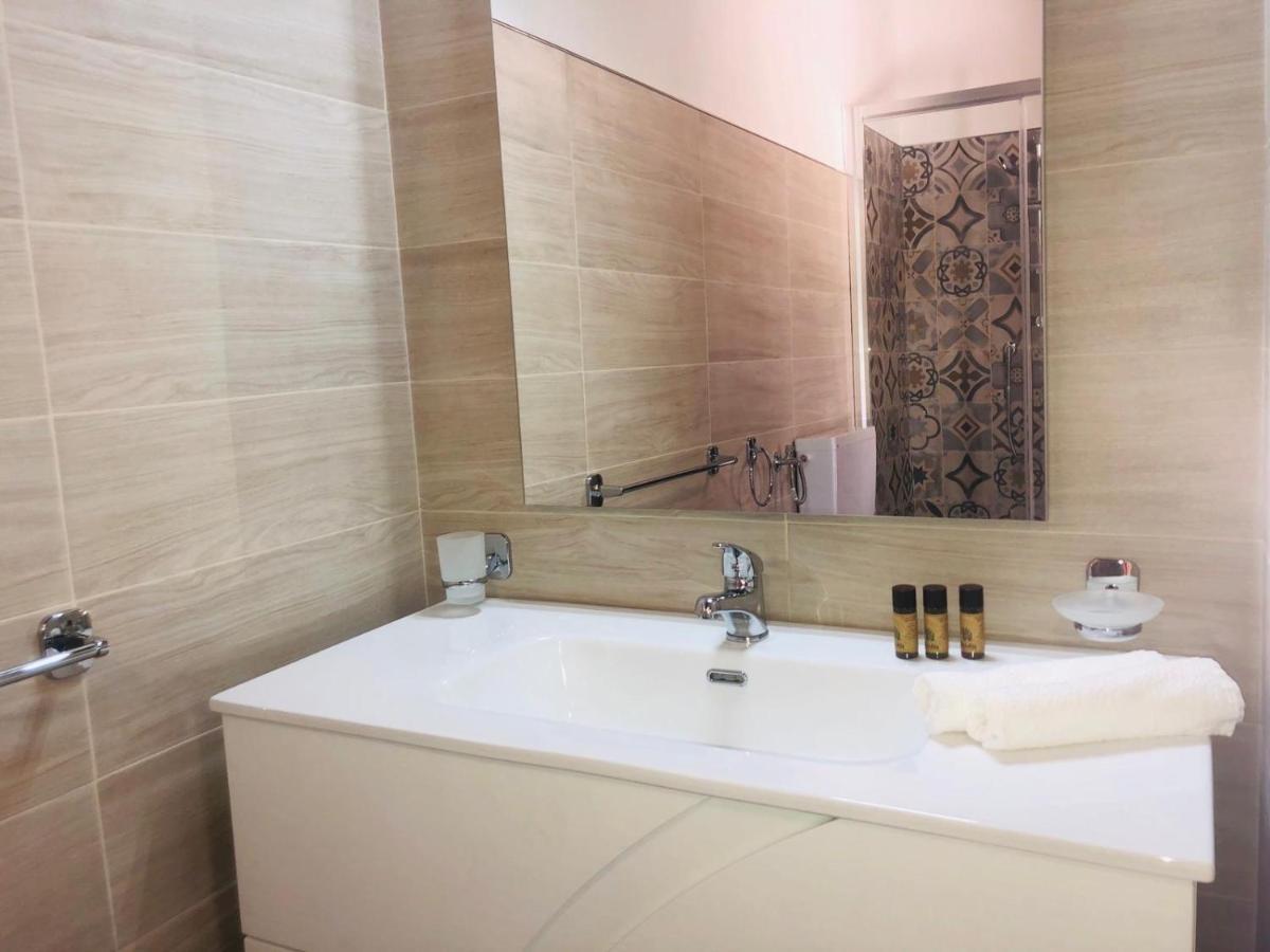 Sicilian Garden Apartment อาโวลา ภายนอก รูปภาพ