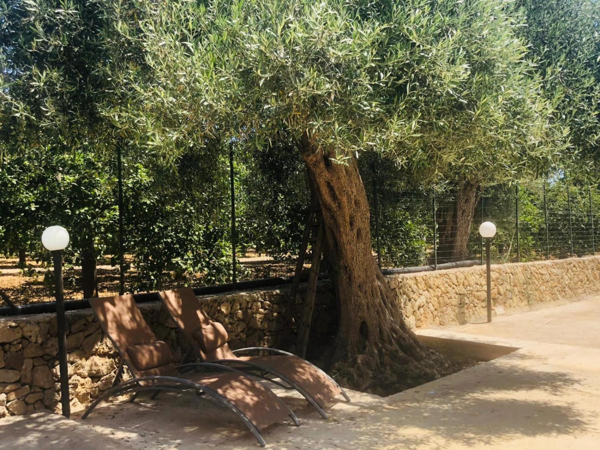 Sicilian Garden Apartment อาโวลา ภายนอก รูปภาพ