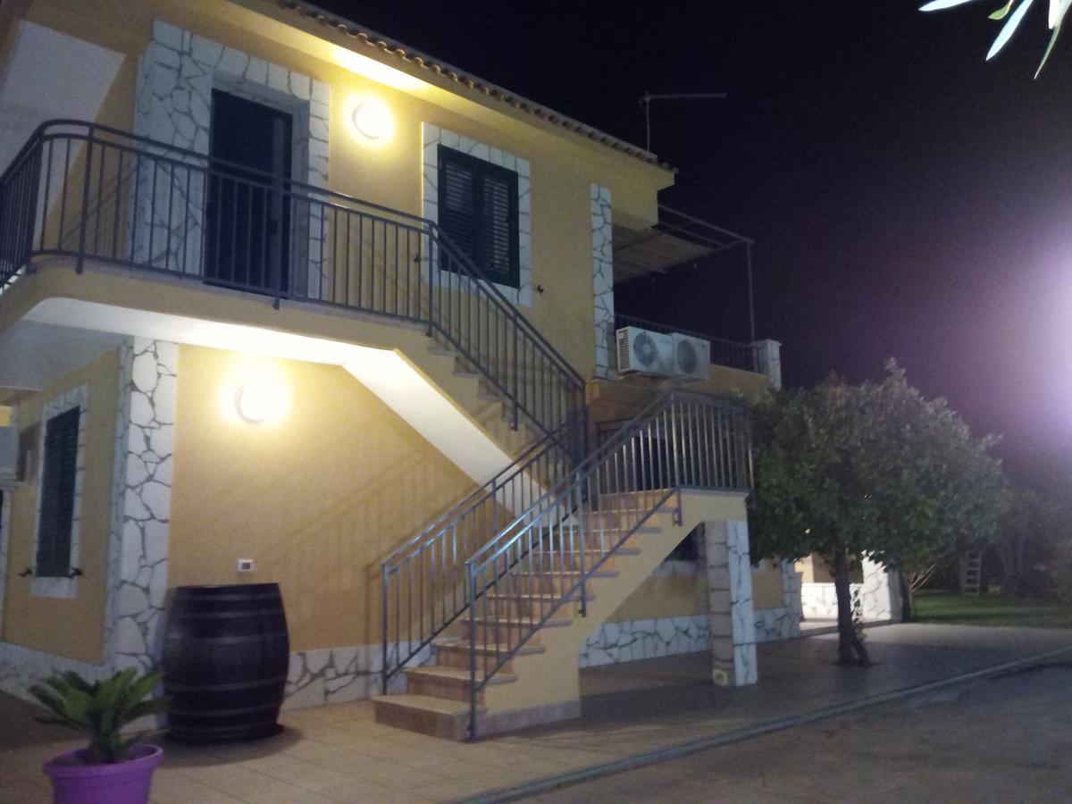 Sicilian Garden Apartment อาโวลา ภายนอก รูปภาพ